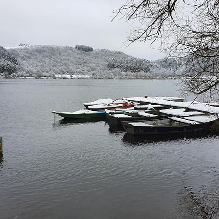 River Mosel Holiday Homes, Meerfeld Studio With A Lake View Bagian luar foto