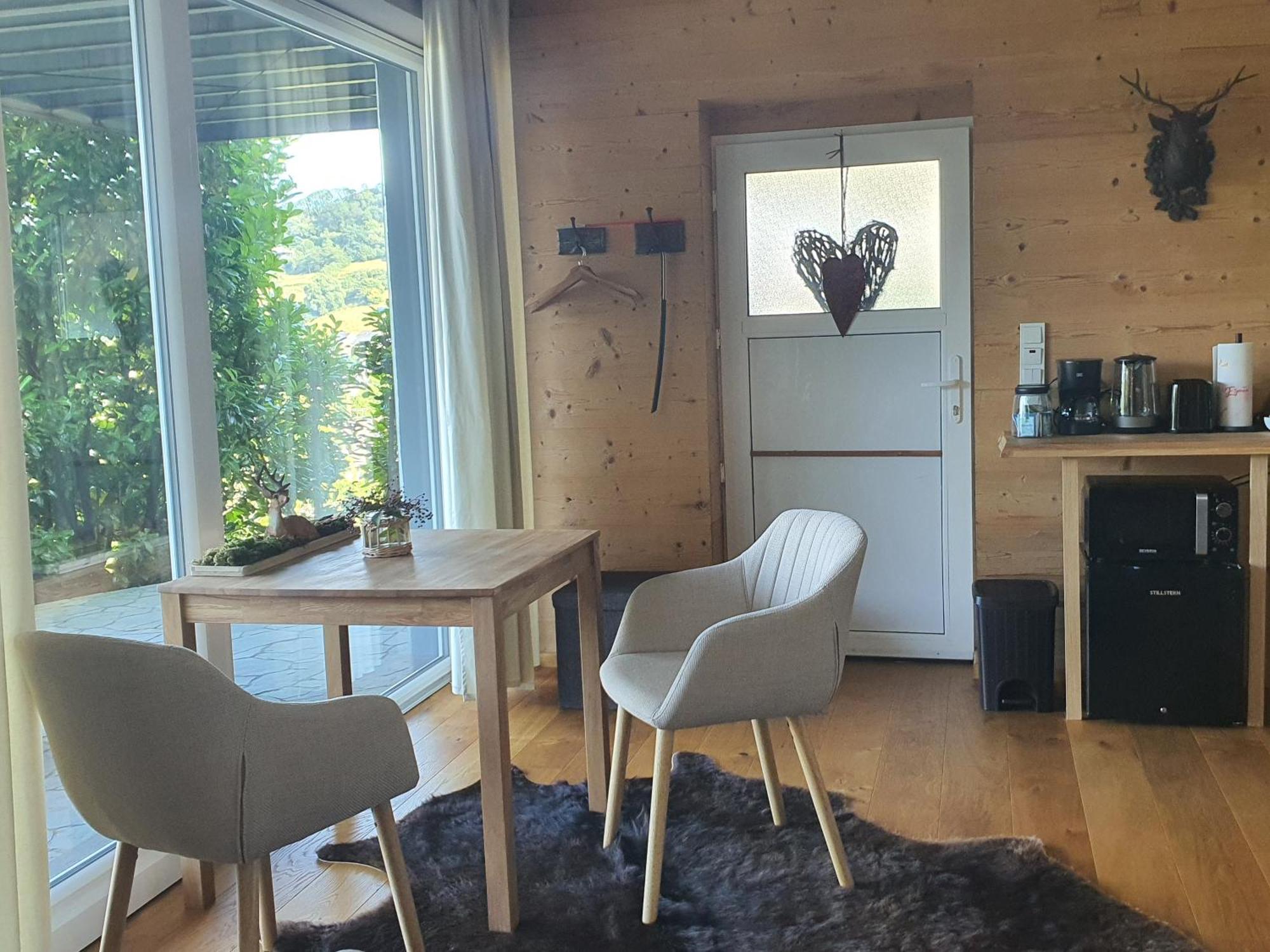 River Mosel Holiday Homes, Meerfeld Studio With A Lake View Bagian luar foto