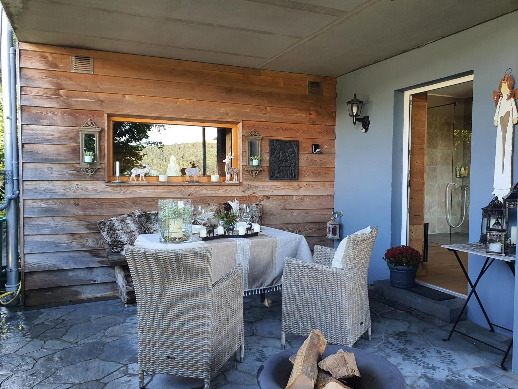 River Mosel Holiday Homes, Meerfeld Studio With A Lake View Bagian luar foto